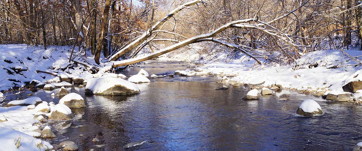 snow-on-creek-edge-rod-m-gqKfMa9c2yY-unsplash